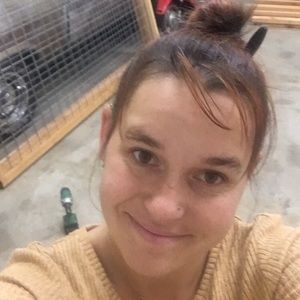 Meet your Posher, Eve